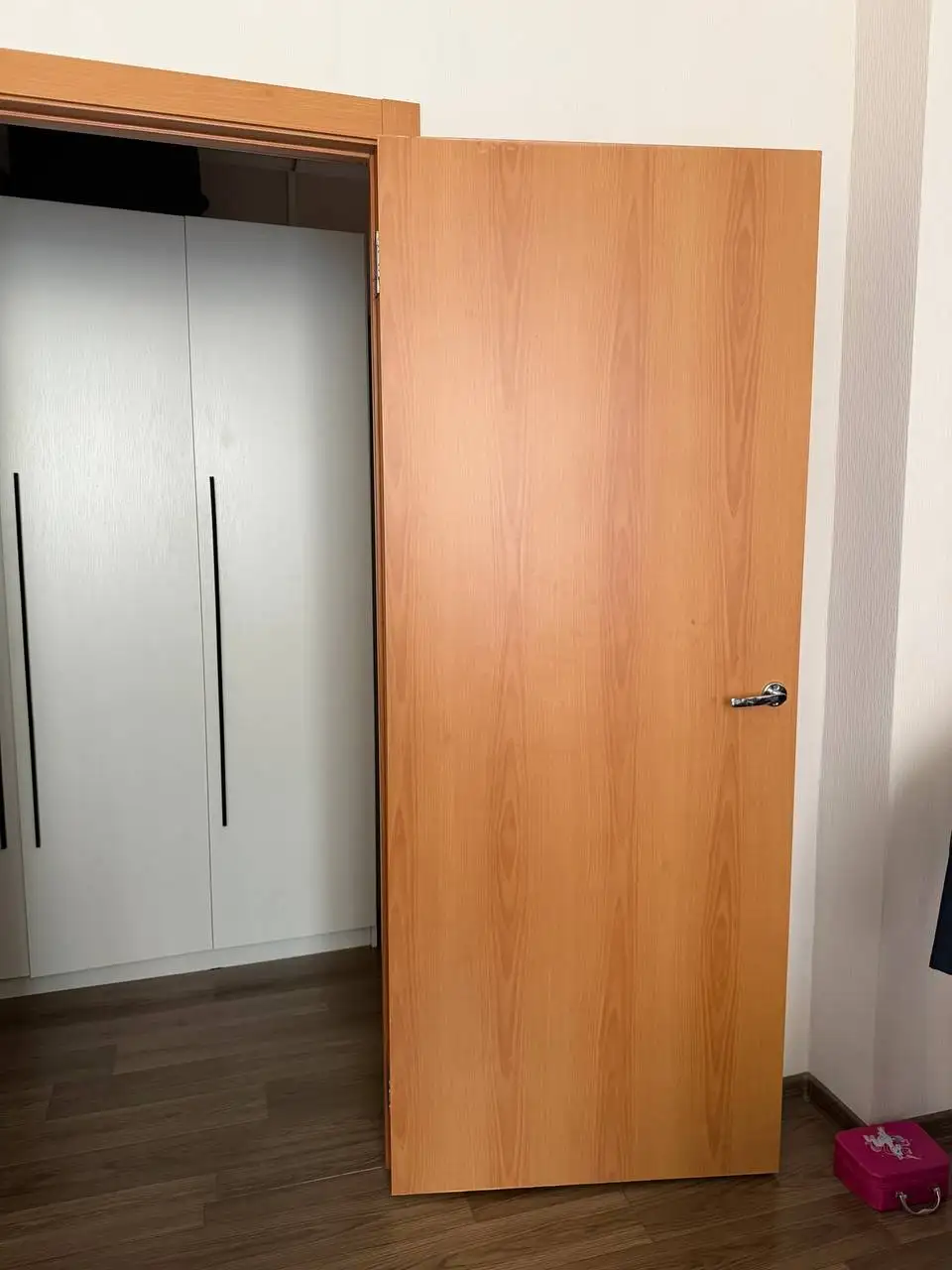 Продажа межкомнатных дверей 6 штук - Двери (Для дома и дачи) в Балашиха