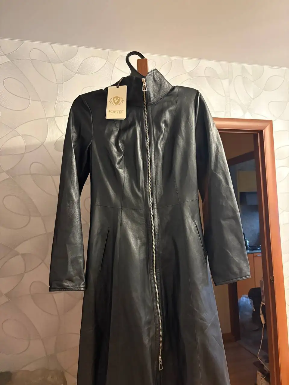 Новый кожаный плащ производства Турция размер 44 - Верхняя одежда (Одежда) в Балашиха