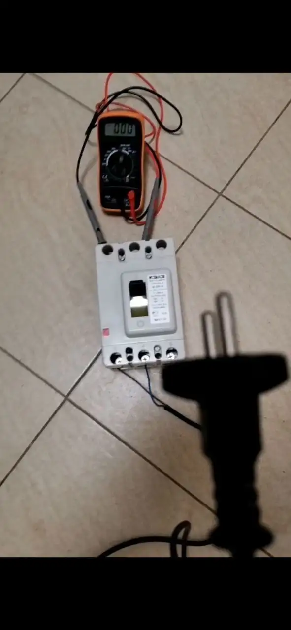 Автоматический выключатель ВА57-35-200А б/у - Электротехническое оборудование (Запчасти) в Балашиха