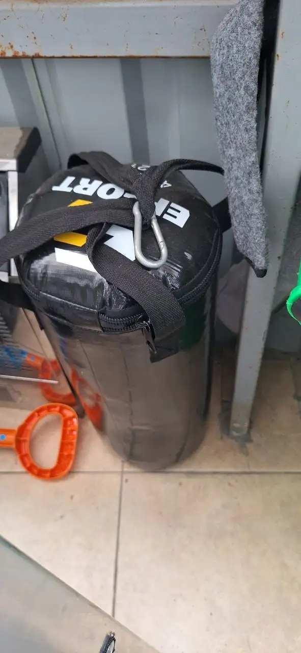 Детские перчатки и груша 20кг отдам даром - Детская одежда (Товары для детей) в Балашиха