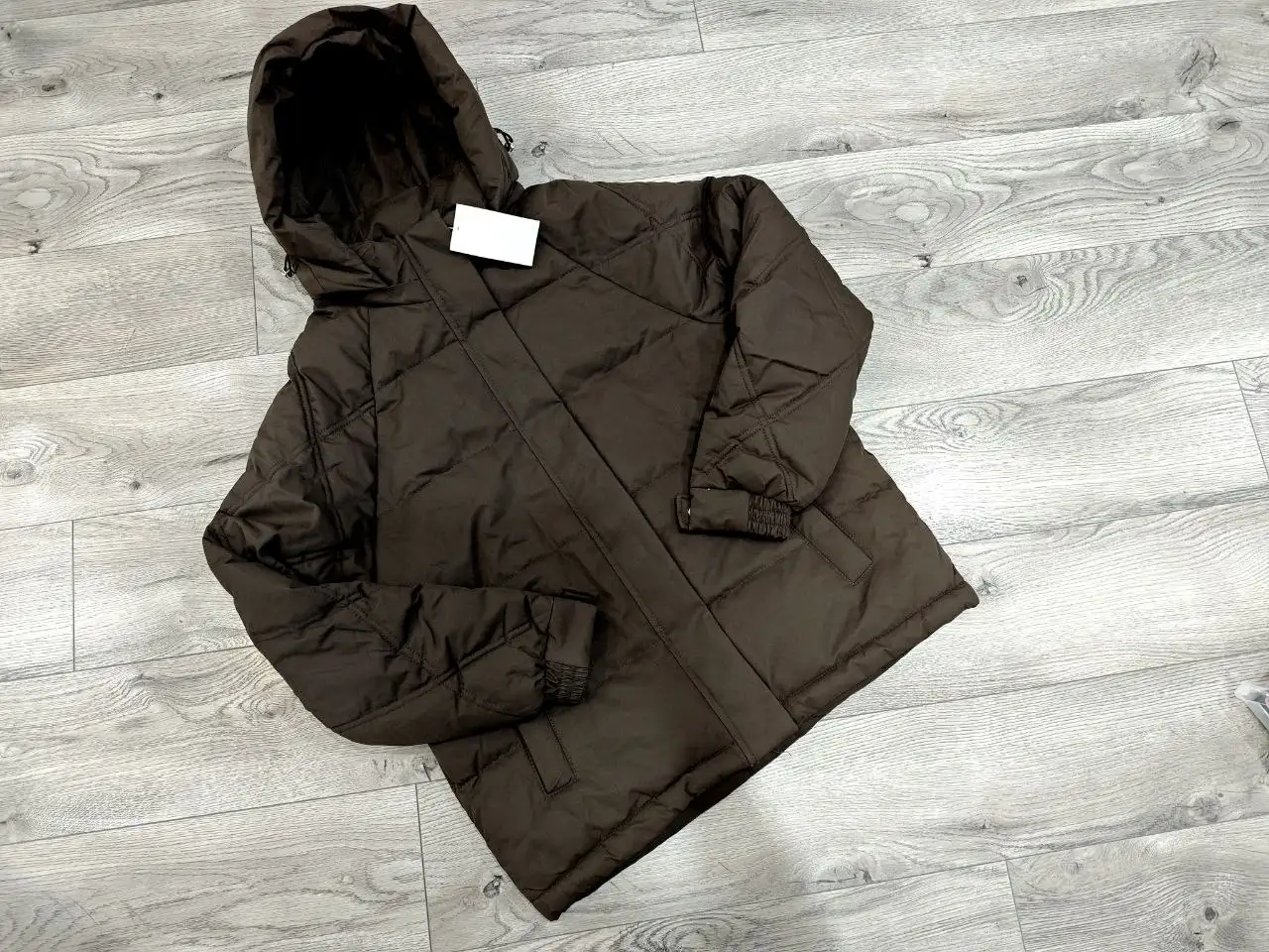 Новая демисезонная куртка шоколадного цвета - Куртки (Одежда) в Балашиха