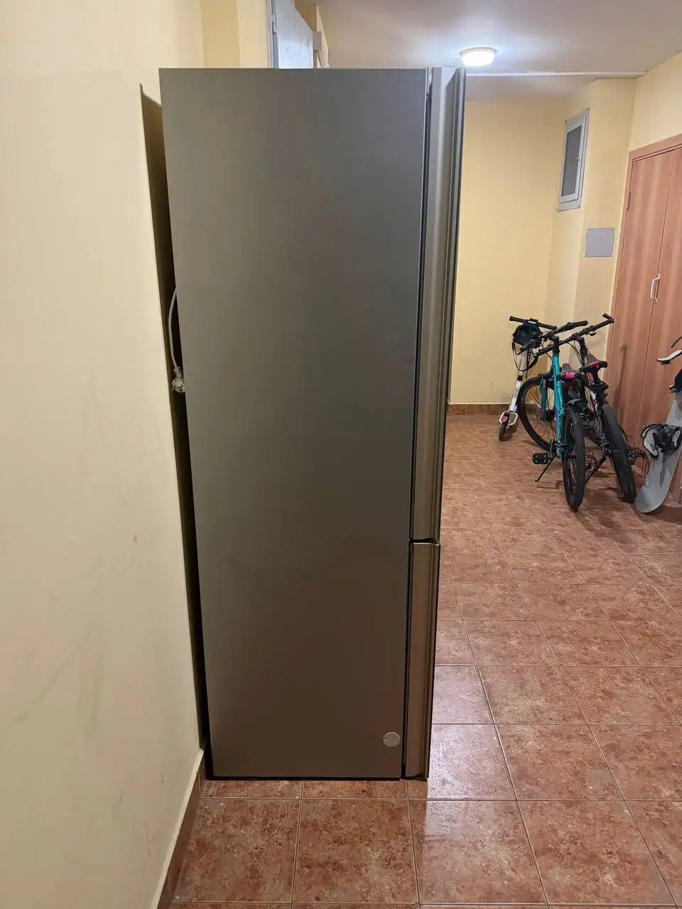 Холодильник BOSCH с бонусной техникой - Холодильники (Для дома и дачи) в Балашиха