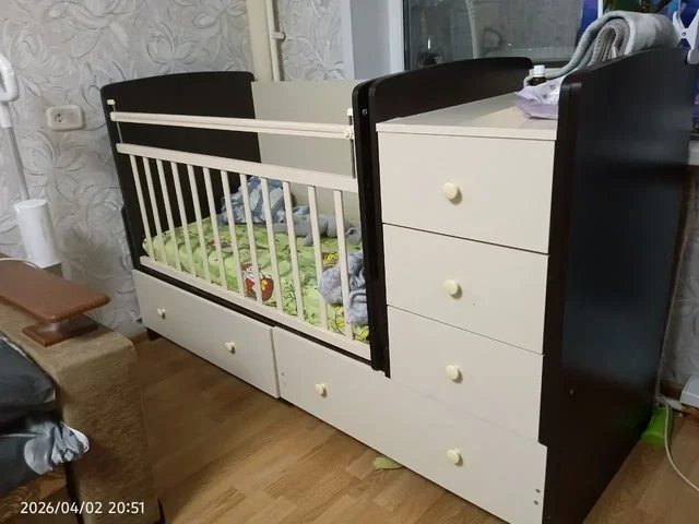 Детская кроватка с тумбой и маятником - Куклы в Балашиха