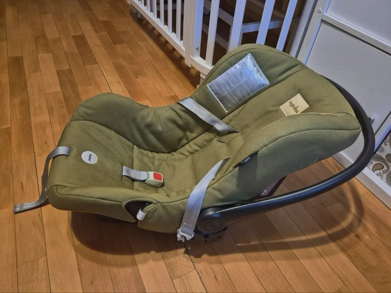 Продажа автолюльки Inglesina huggy shp с базой isofix - Автолюльки (Товары для детей) в Балашиха