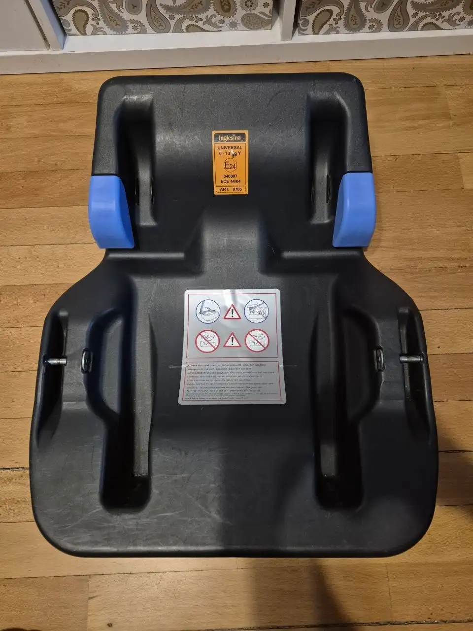 Продажа автолюльки Inglesina huggy shp с базой isofix - Автолюльки (Товары для детей) в Балашиха