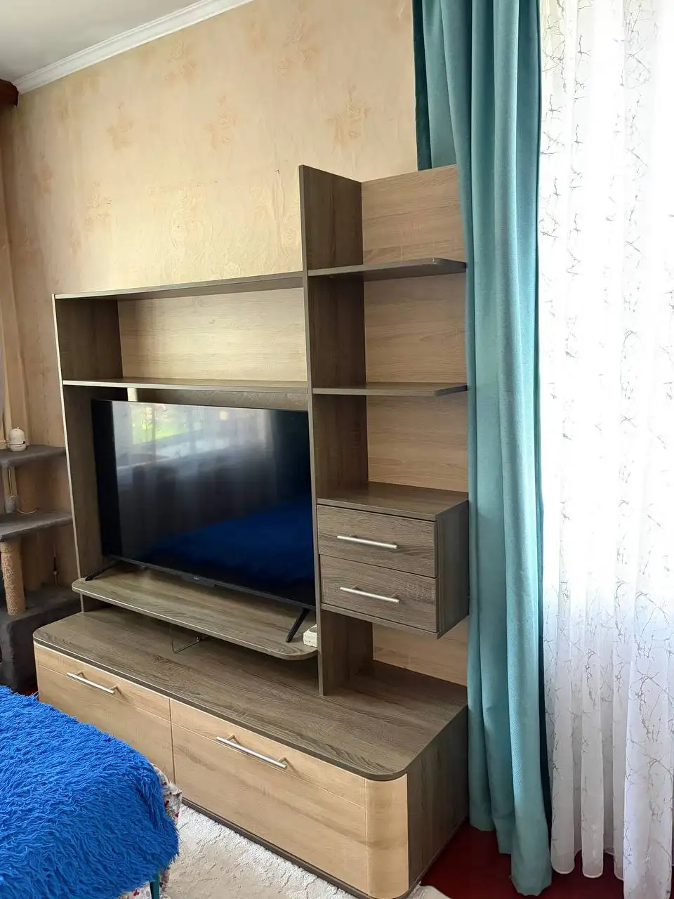 Продам стенку под ТВ и вещи с антресолью - Барахолка в Балашиха