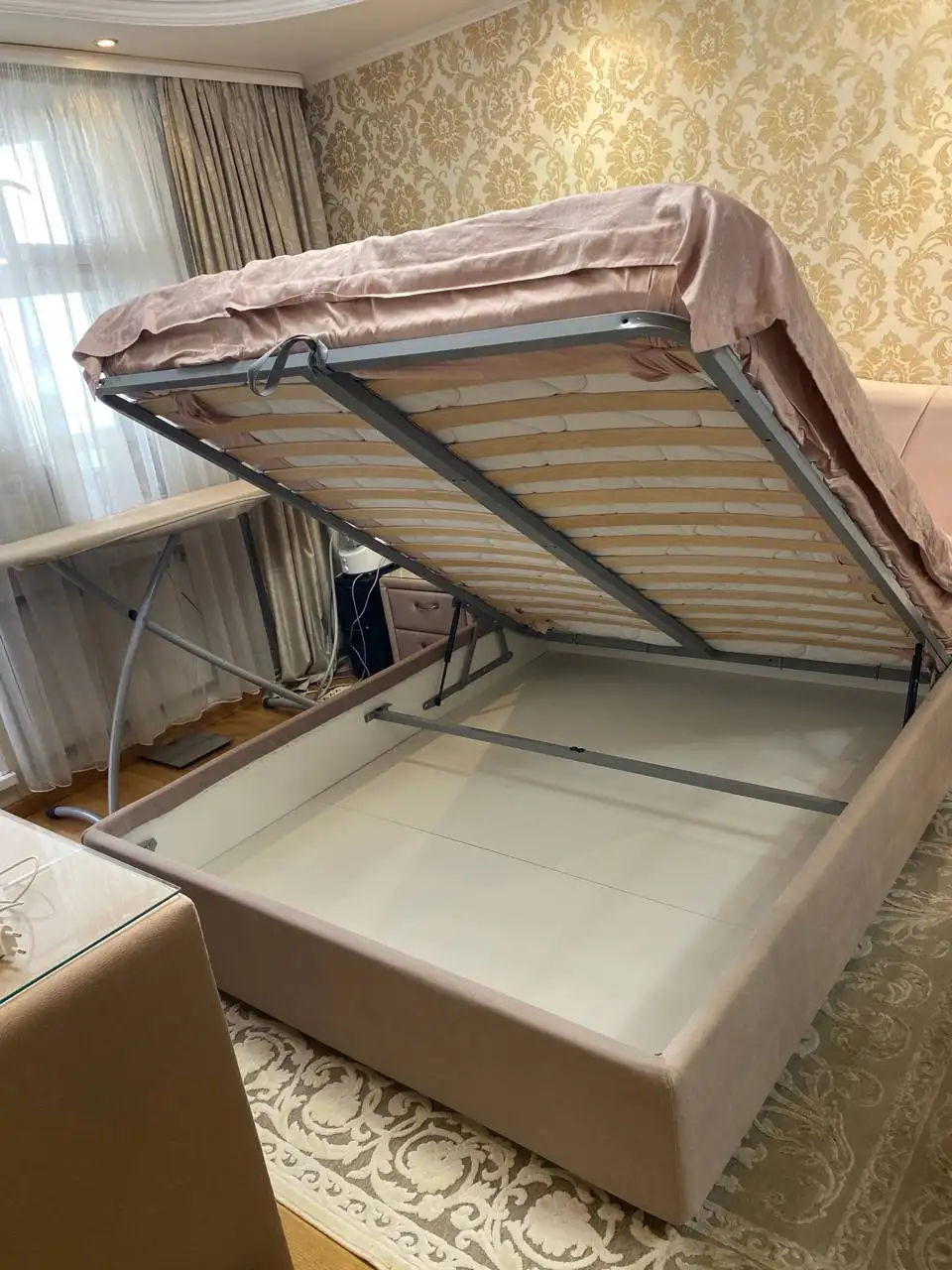 Продам комплект новой мебели (кровать, комод, тумбочки) - Барахолка в Балашиха