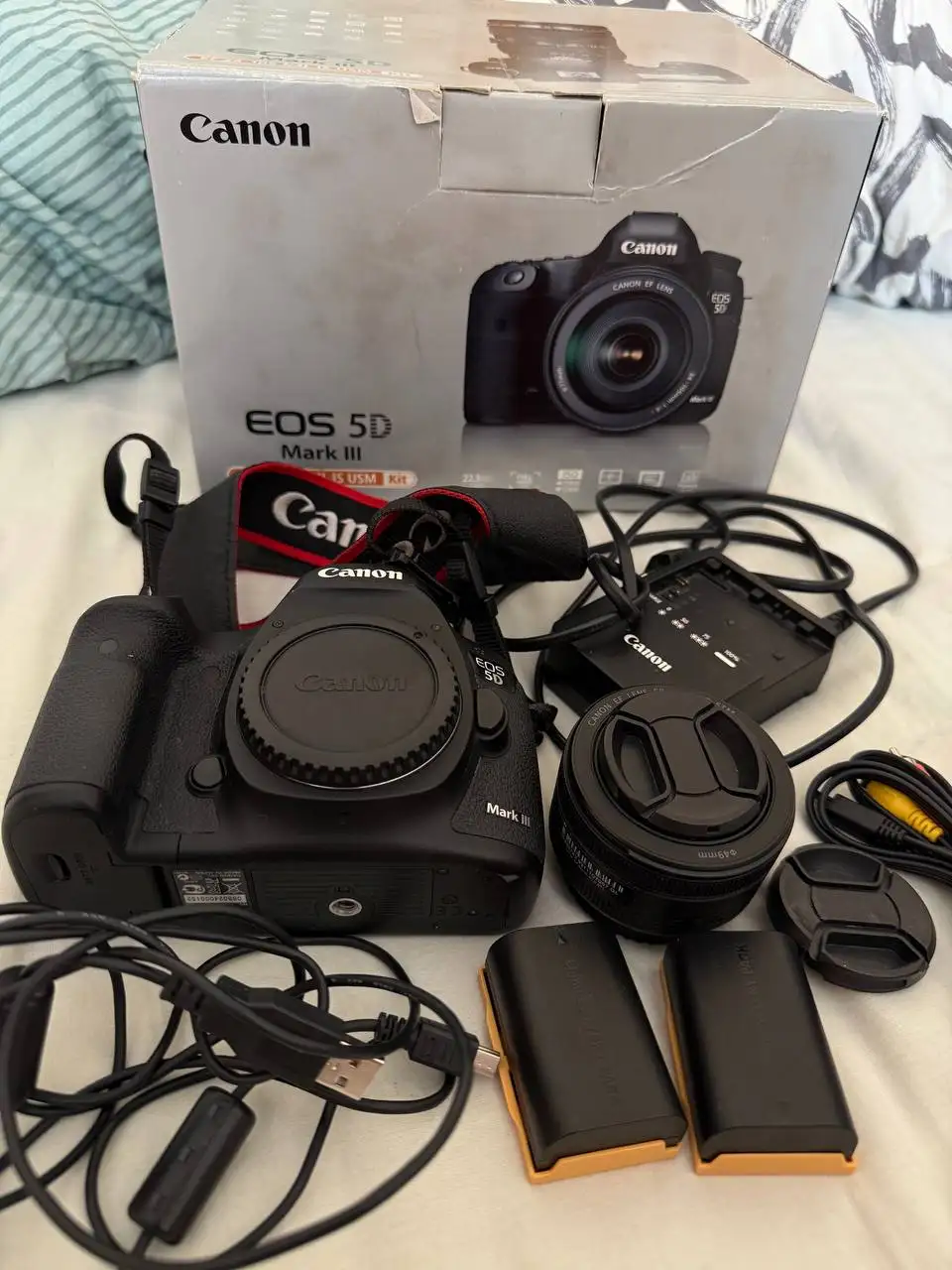 Продам фотоаппарат Canon с объективом 50mm - Фототехника (Электроника) в Балашиха