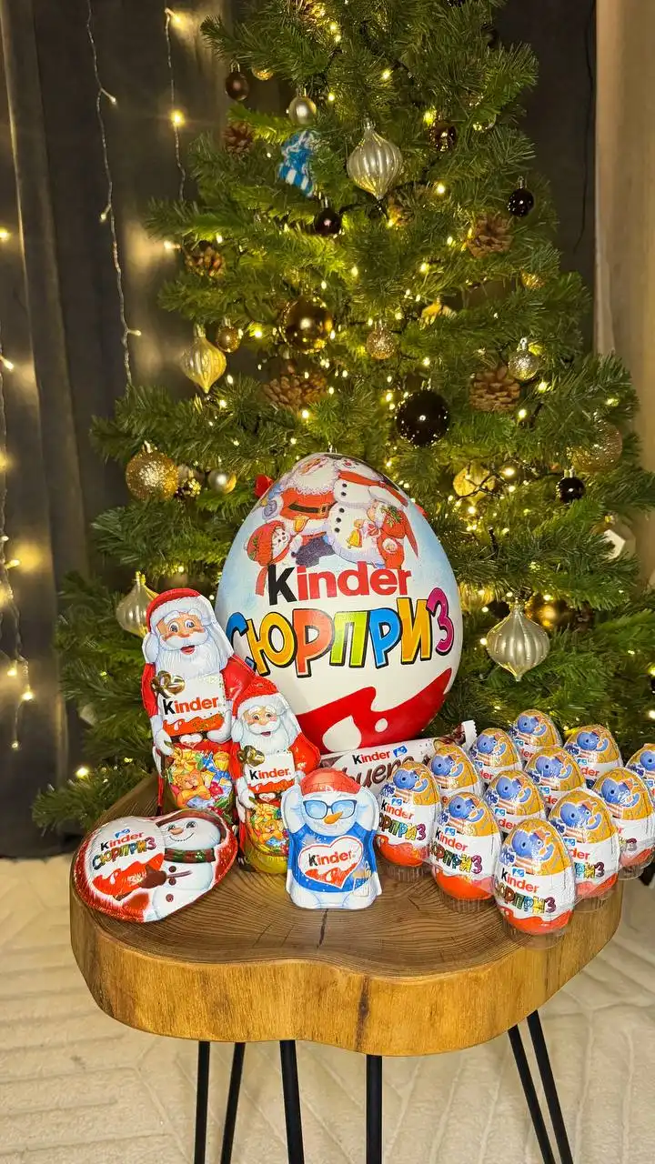 Упаковка для конфет в виде большого киндер сюрприза