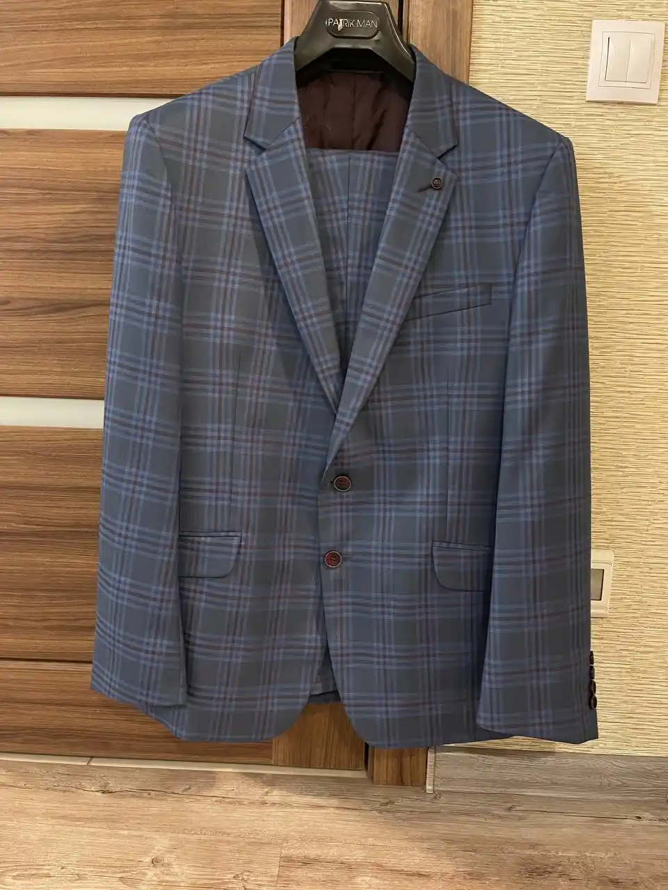 Продам новый костюм Patrikman