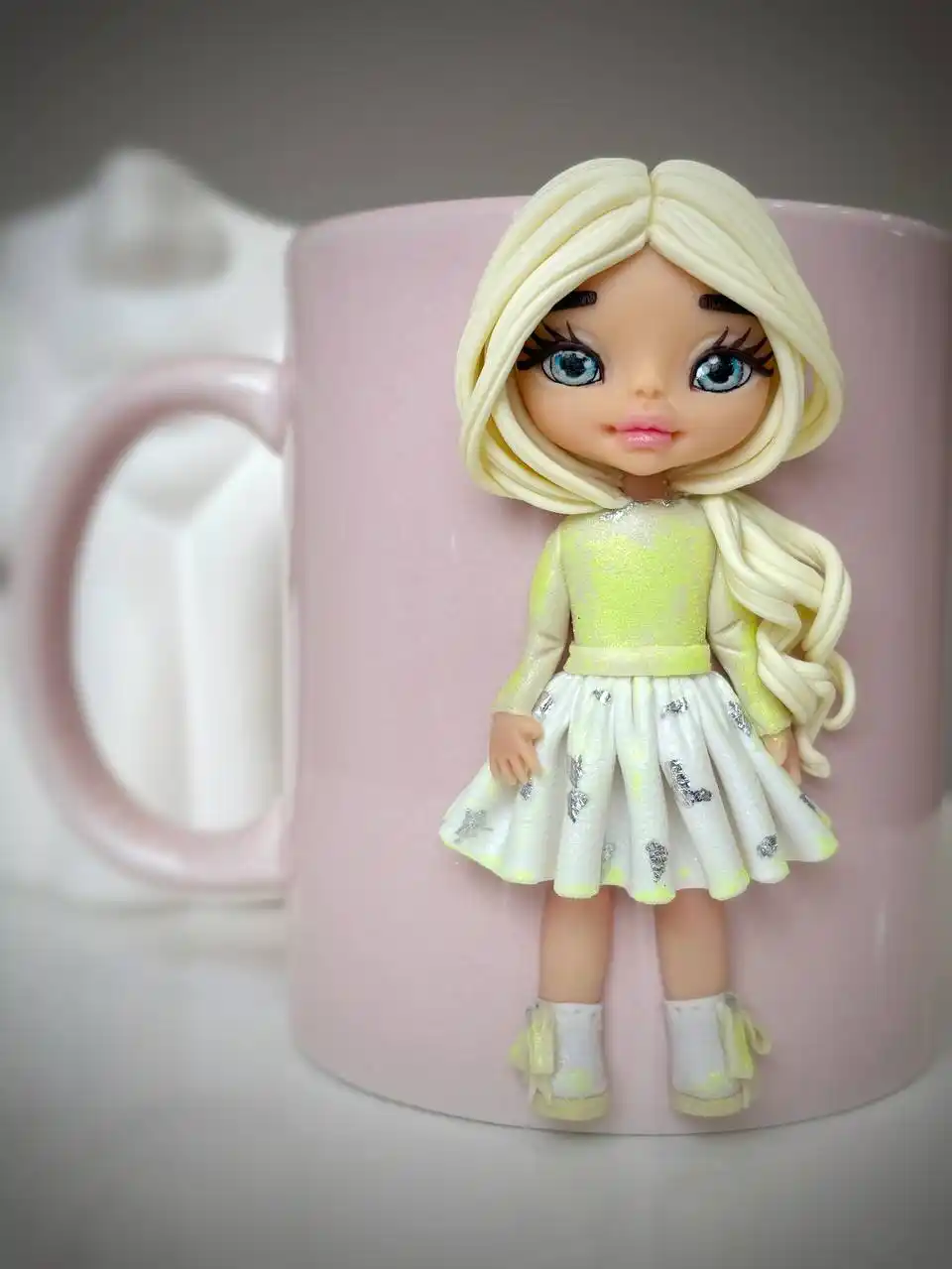 Кружки с декором из полимерной глины