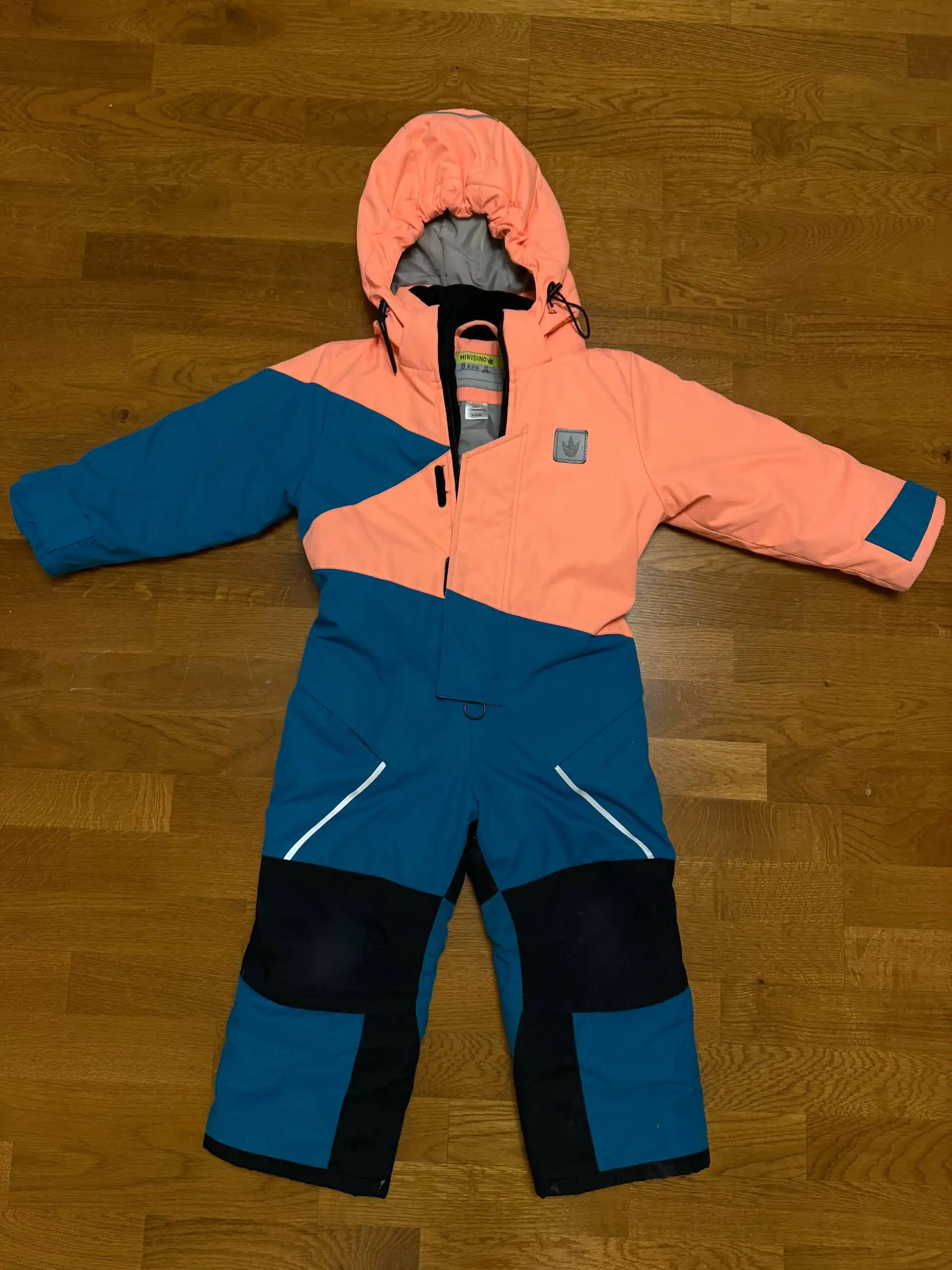 Зимний комбинезон размер 104