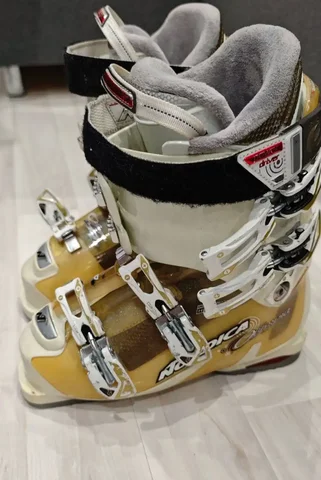 Женские горнолыжные ботинки Nordica Olympia SM10 - Хобби и отдых в Новосибирск