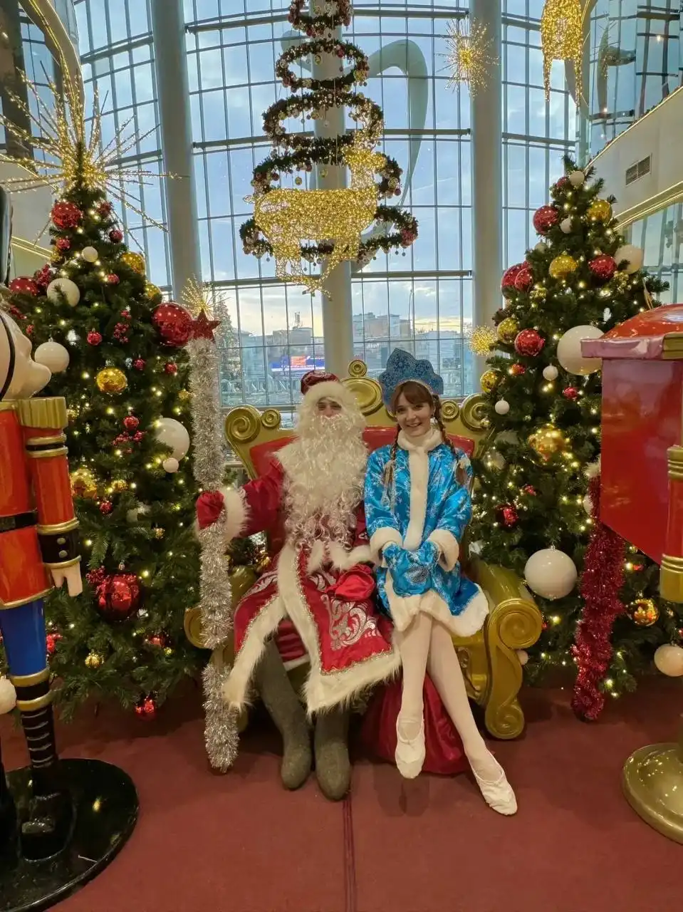 Новогодние поздравления от Деда Мороза и Снегурочки