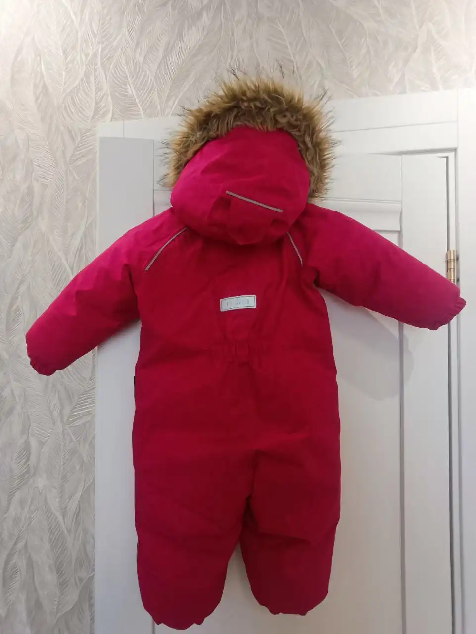 Продам детский зимний комбинезон рост 86 см