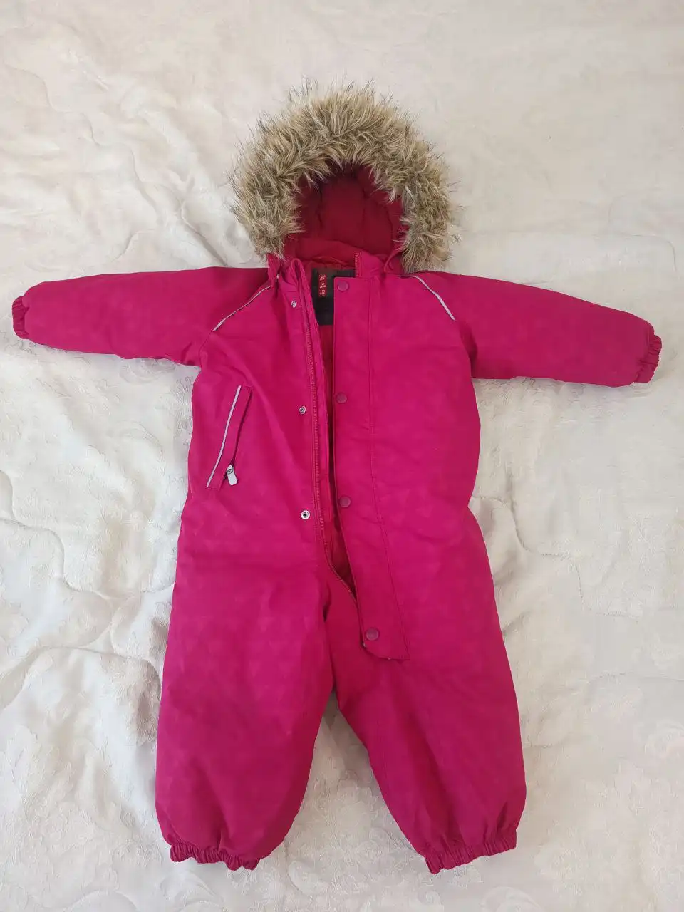 Продам детский зимний комбинезон рост 86 см