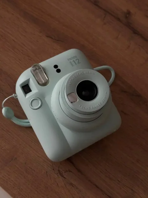 Фотоаппарат Instax Mini 12 в идеальном состоянии - частное объявление в Новосибирск
