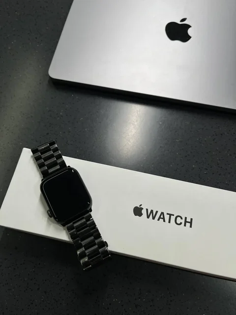 Продам Apple Watch SE 44mm в отличном состоянии - частное объявление в Новосибирск