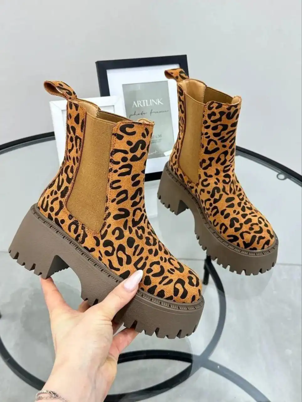 Женские зимние ботинки из замши