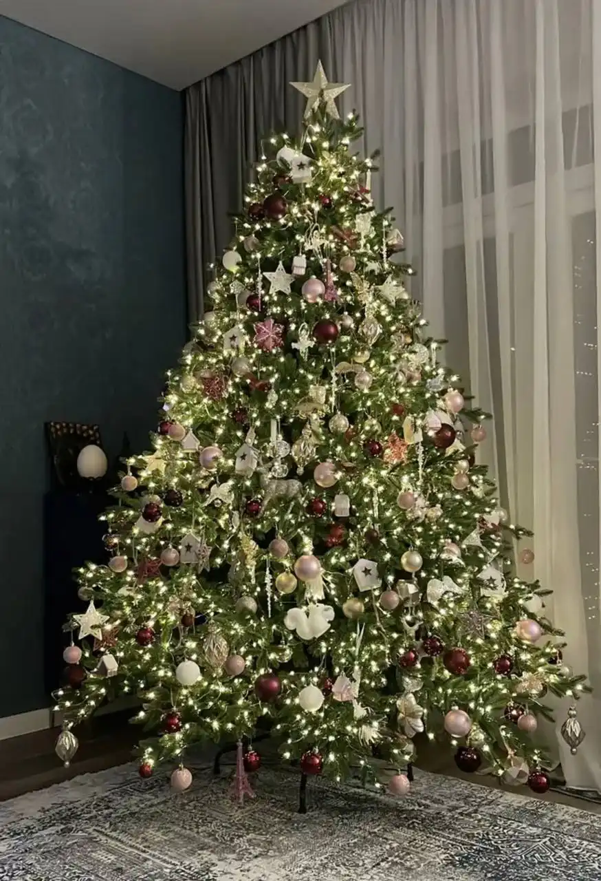 Продаётся литая ёлка с освещением Бренд Царь Елка модель Раскидистая Премиум