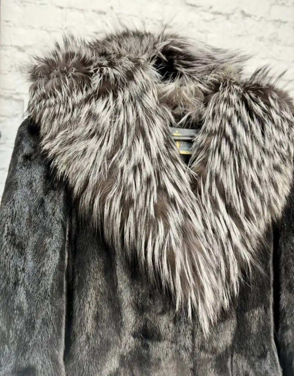 Продам шубку и пуховик в идеальном состоянии