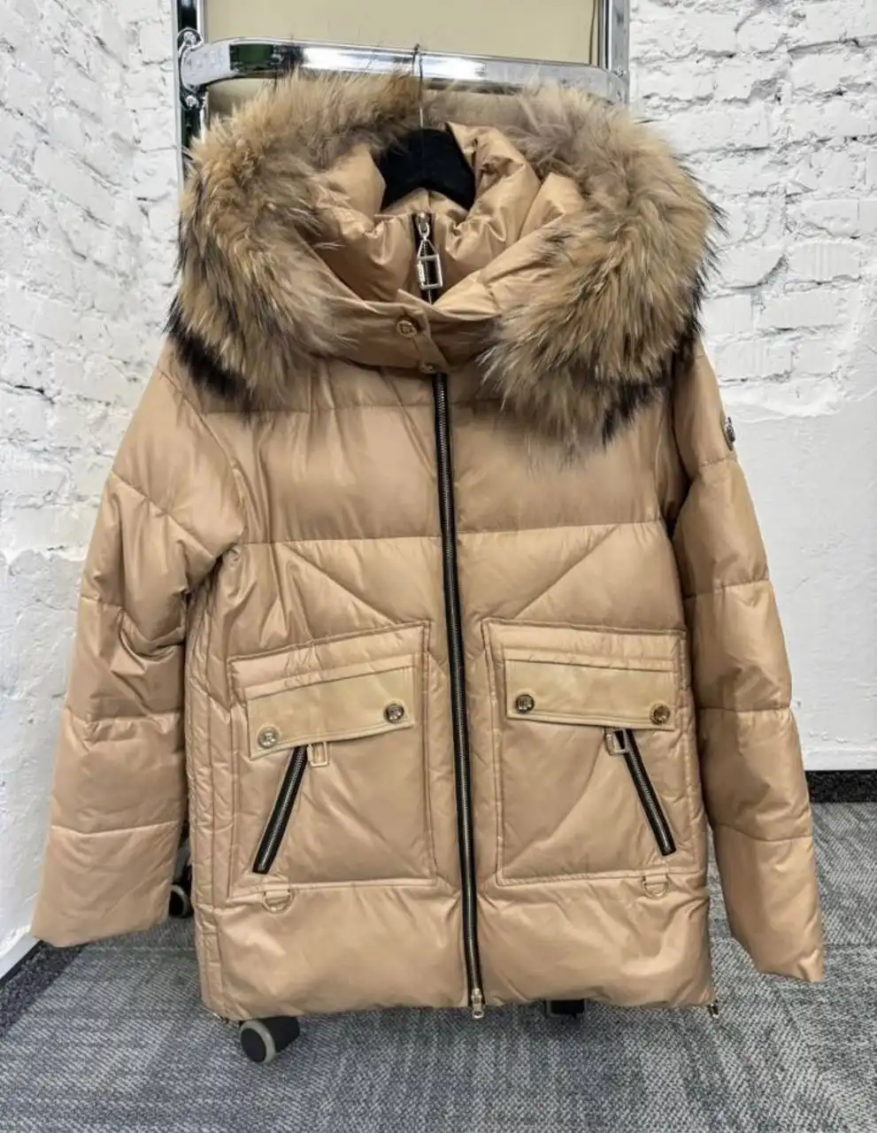 Продам шубку и пуховик в идеальном состоянии