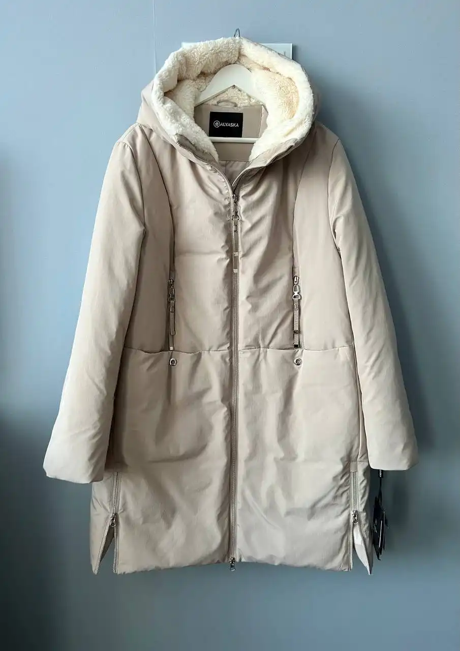 Продам новую зимнюю женскую парку Aluaska