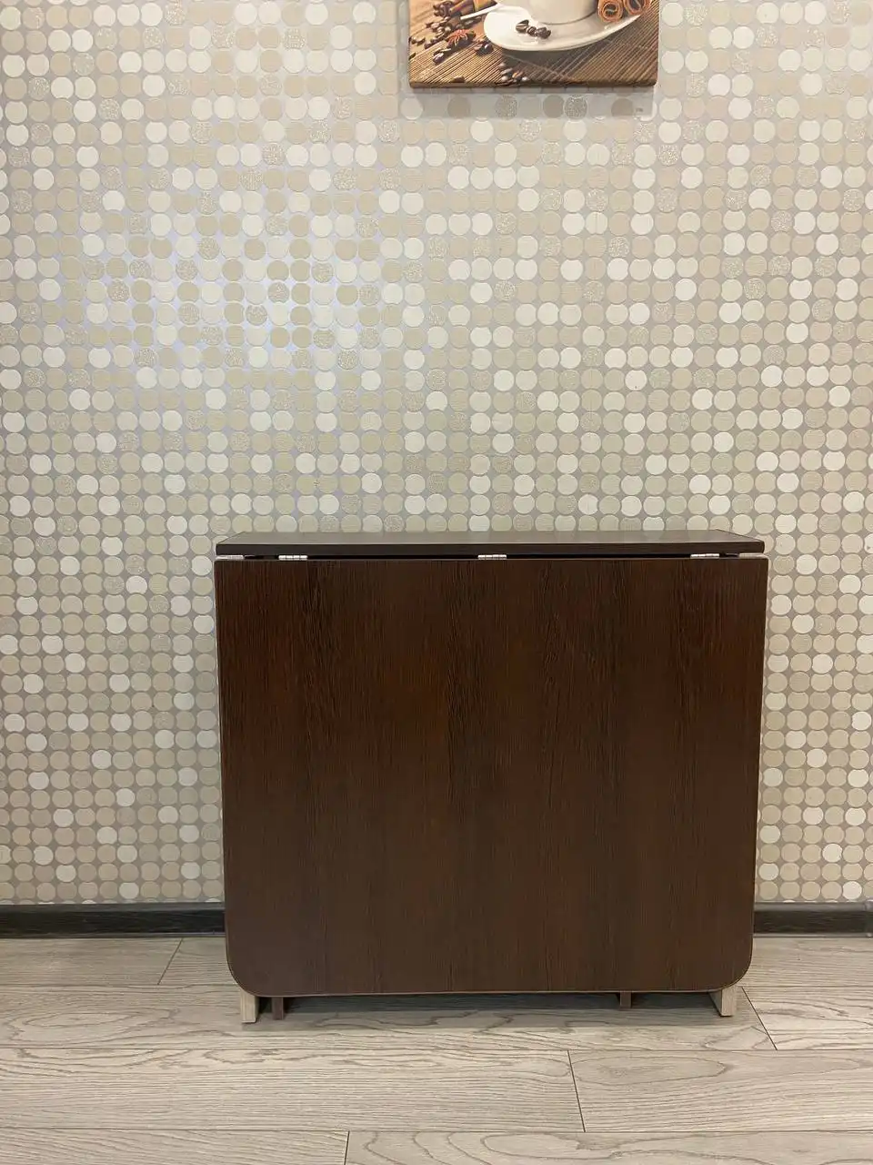 Продам новый стол-книжку для праздников