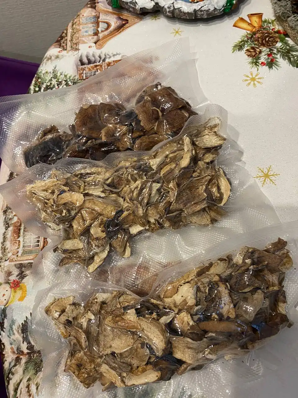 Продажа грибов: лисички, шампиньоны, опята, маслята, икра из опят, сухие опята и белые