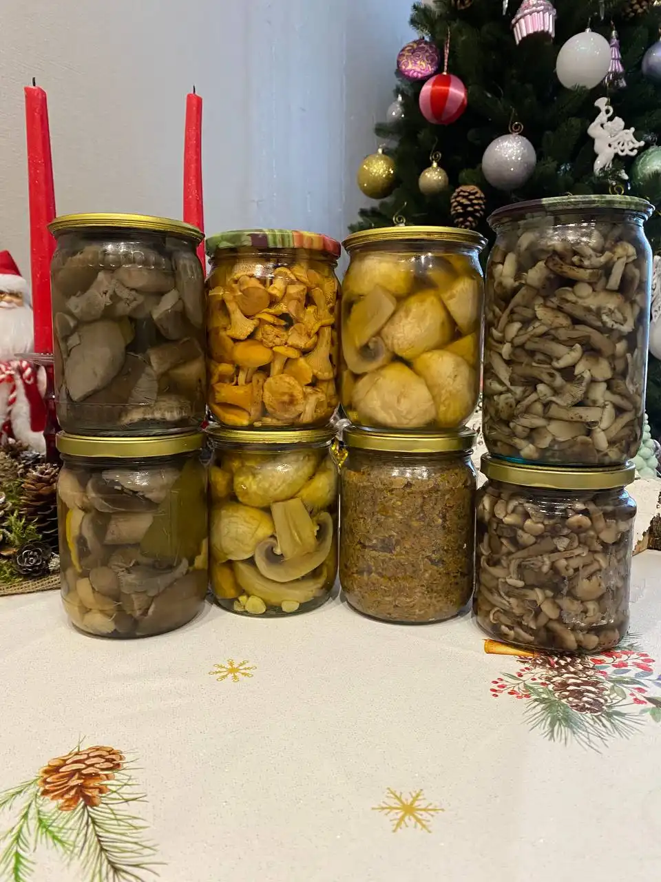 Продажа грибов: лисички, шампиньоны, опята, маслята, икра из опят, сухие опята и белые