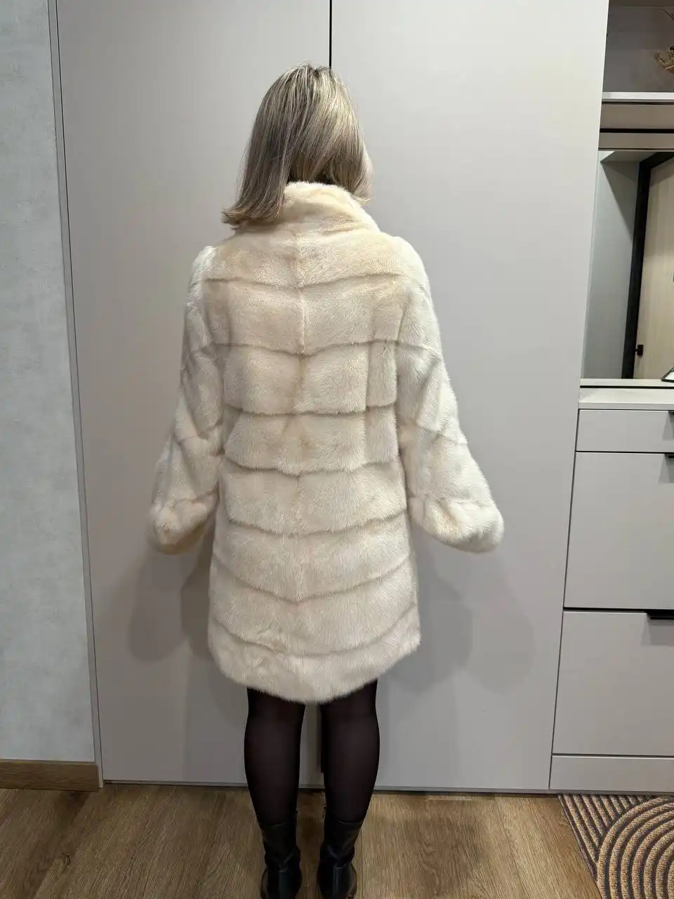 Норковая шуба 42 р. Одета не более 10 раз