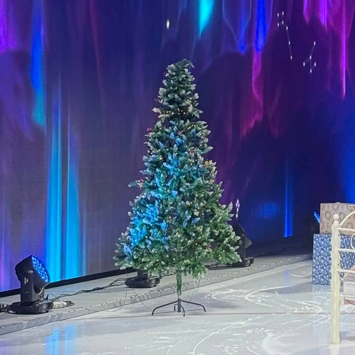 Продам искусственную елку 250 см