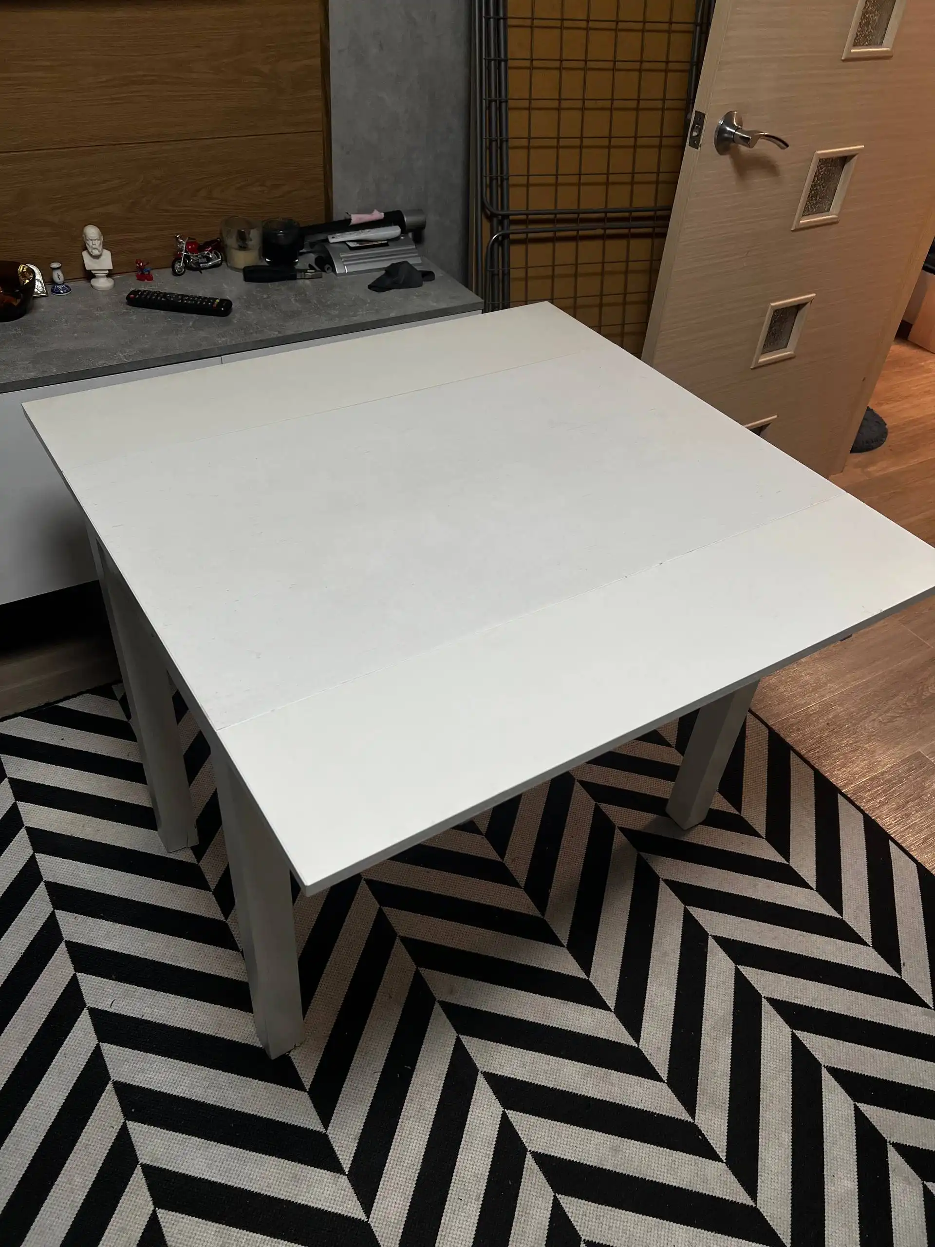 Стол ИКЕА Bjursta раскладной с дефектами