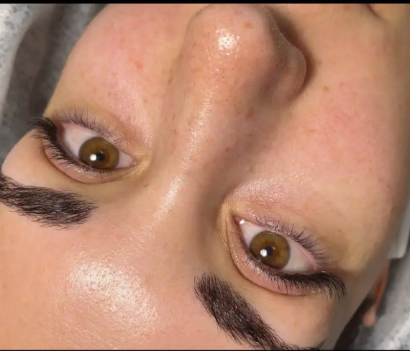 Мастер по наращиванию и ламинированию ресниц в Новосибирске