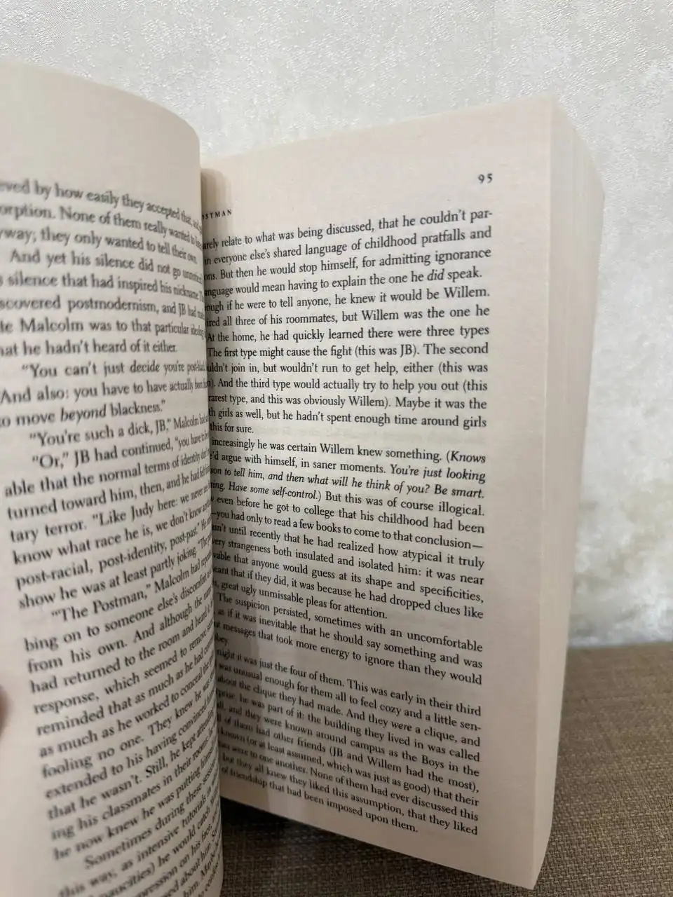 Продажа книги "Маленькая жизнь" на английском языке