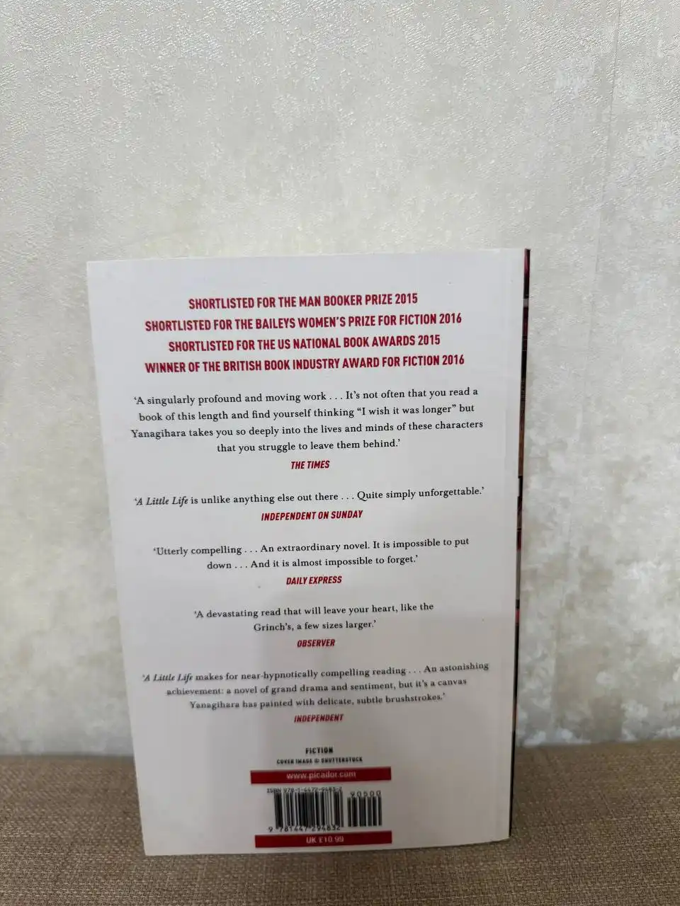 Продажа книги "Маленькая жизнь" на английском языке