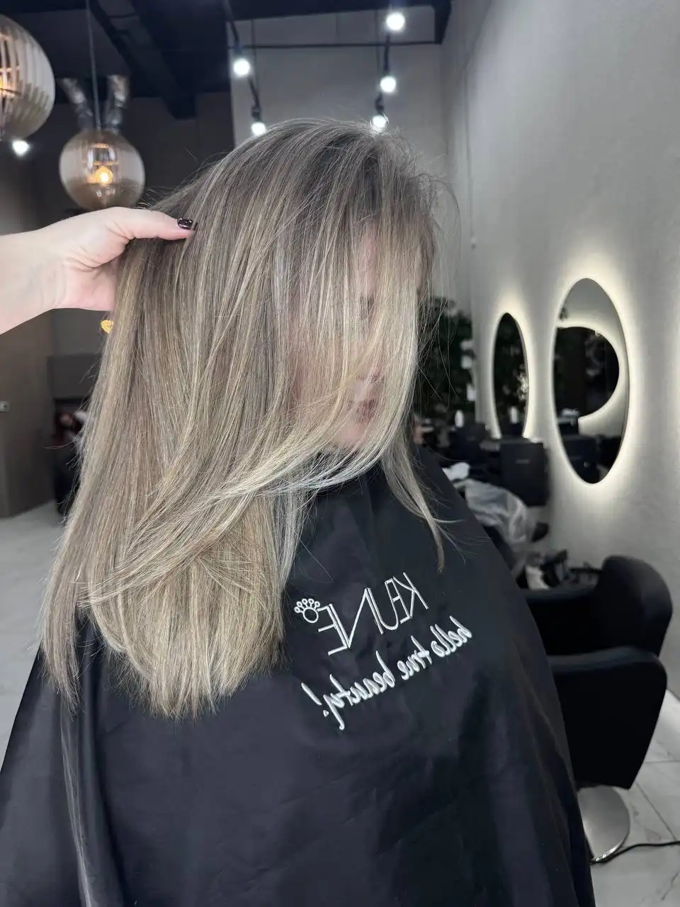 Окрашивание и стрижка в студии Дарьи