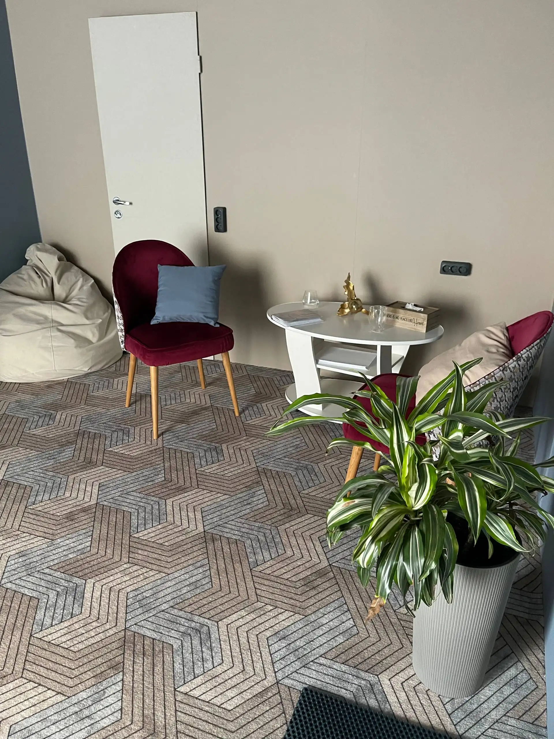 Сдается в субаренду оборудованный кабинет для специалиста помогающих профессий