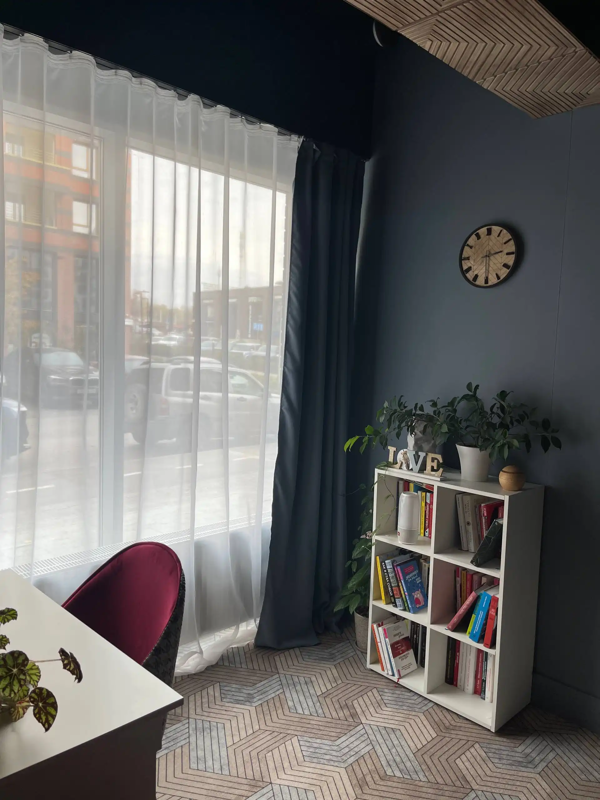 Сдается в субаренду оборудованный кабинет для специалиста помогающих профессий