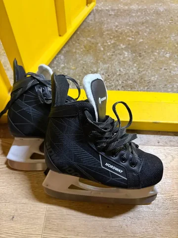 Коньки в хорошем состоянии - Коллекционные предметы в Новосибирск