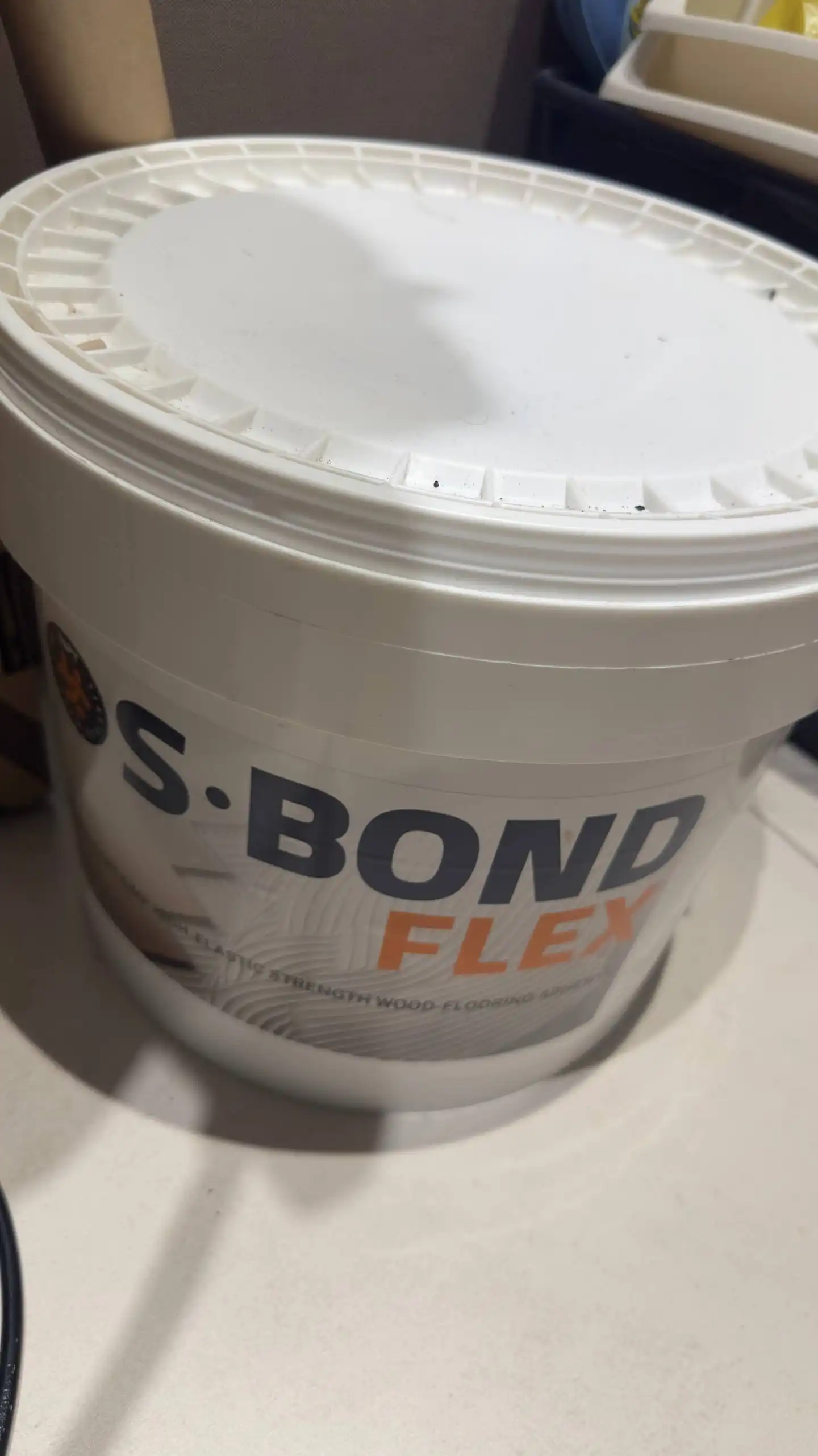 Клей для паркета и инженерной доски 14кг - Строительные материалы (Для дома и дачи) в Новосибирск