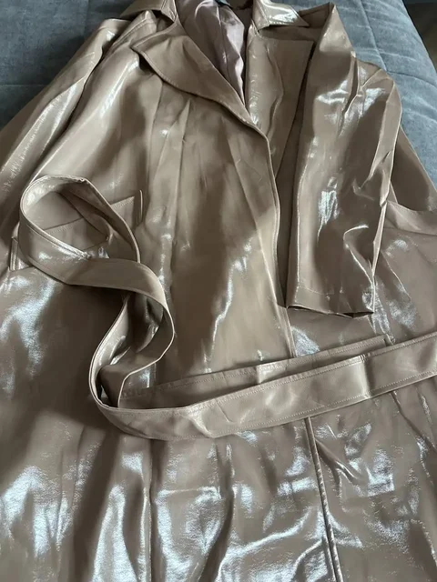 Тренч из лаковой жар кожи бежевого цвета женский - Женская обувь в Новосибирск