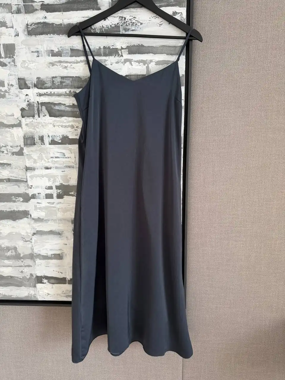 Платье новое с подкладом, плотная ткань, размер 44-46 - Женская одежда (Одежда) в Новосибирск