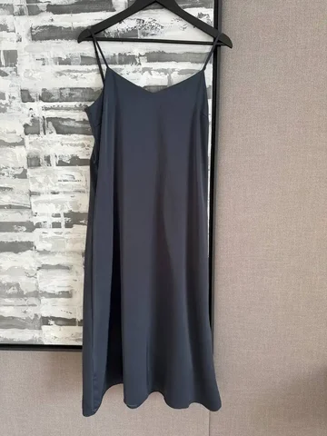 Платье новое с подкладом, плотная ткань, размер 44-46 - Одежда в Новосибирск