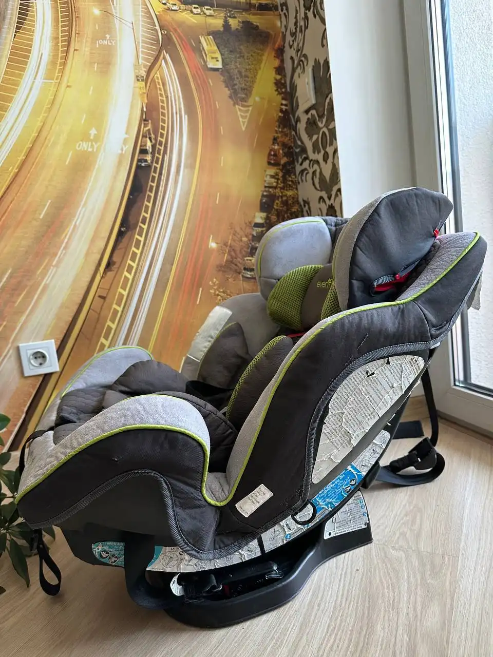 Детское автокресло Evenflo с системой Isofix - Автокресла (Товары для детей) в Новосибирск