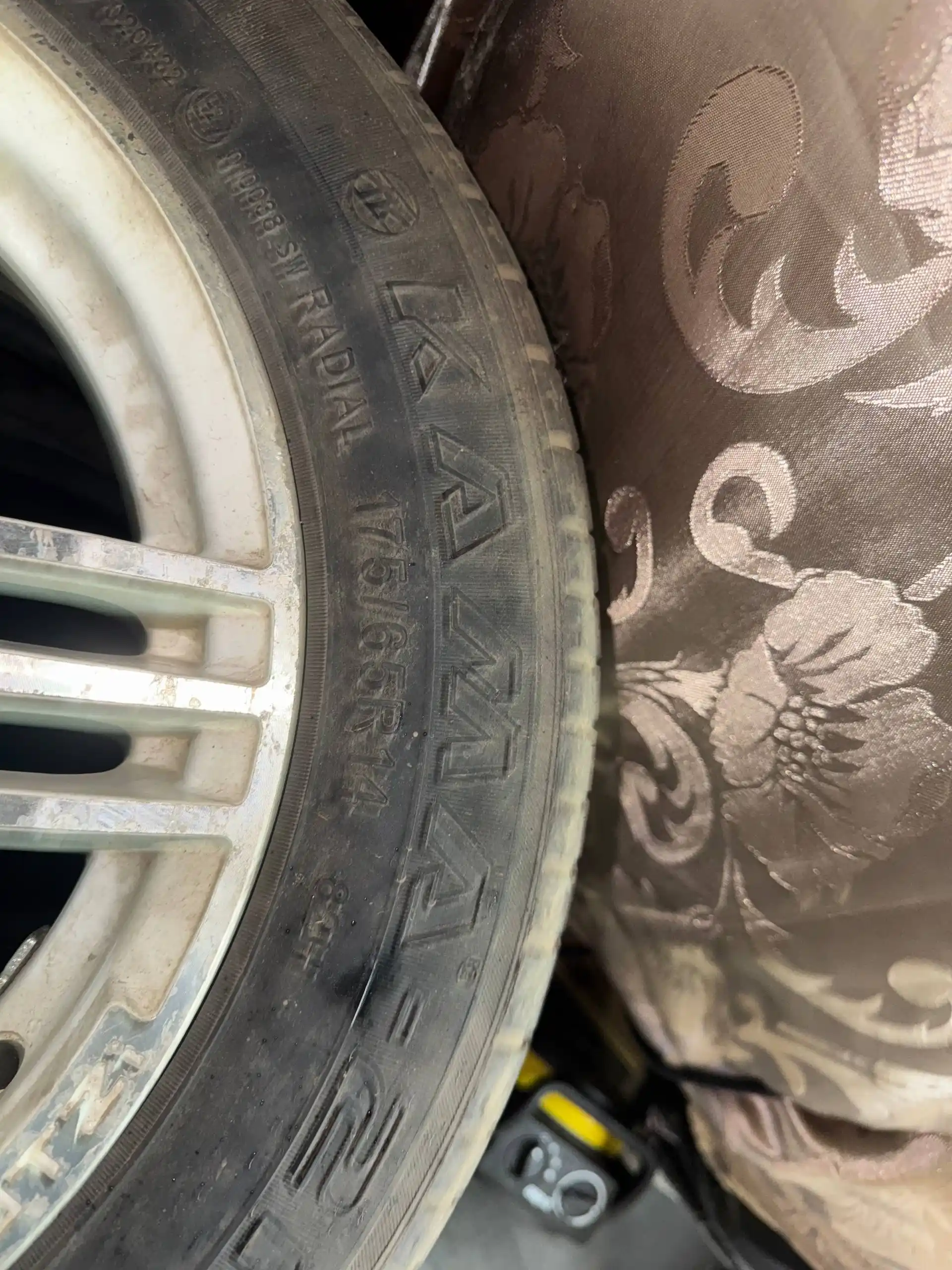 Литой диск р14 с резиной