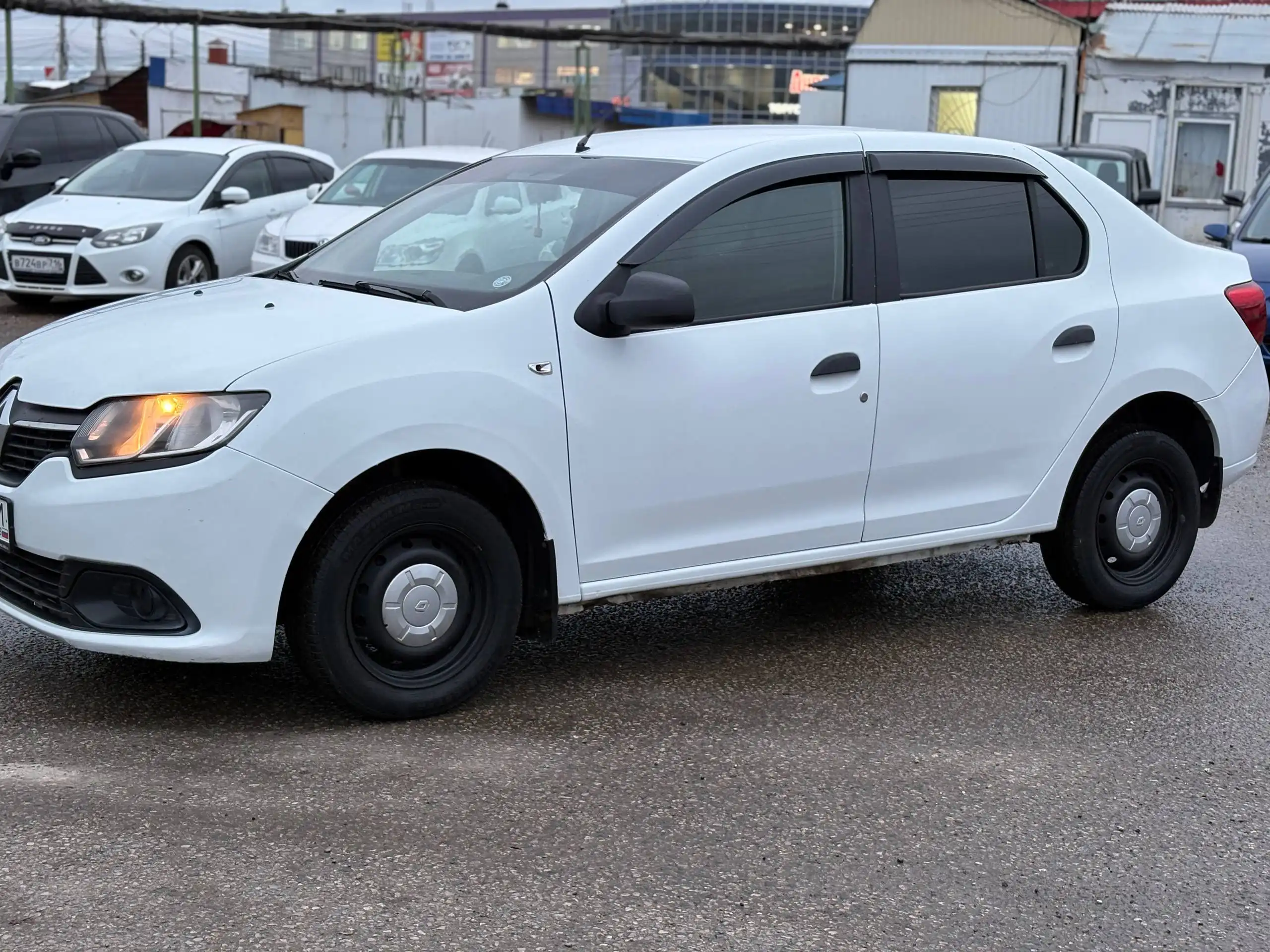 Renault Logan 2015 года