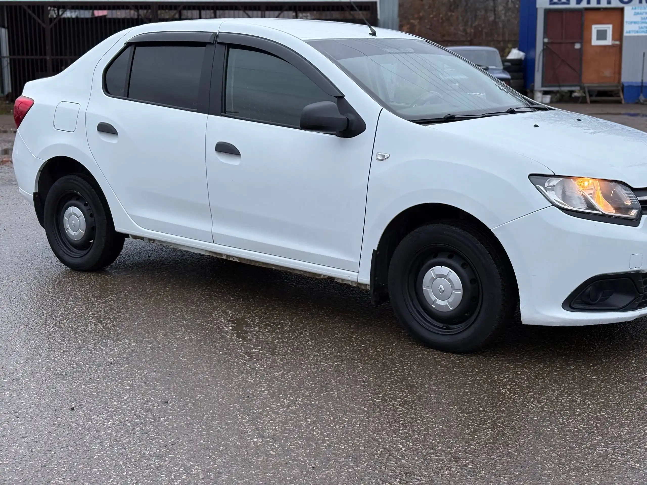 Renault Logan 2015 года