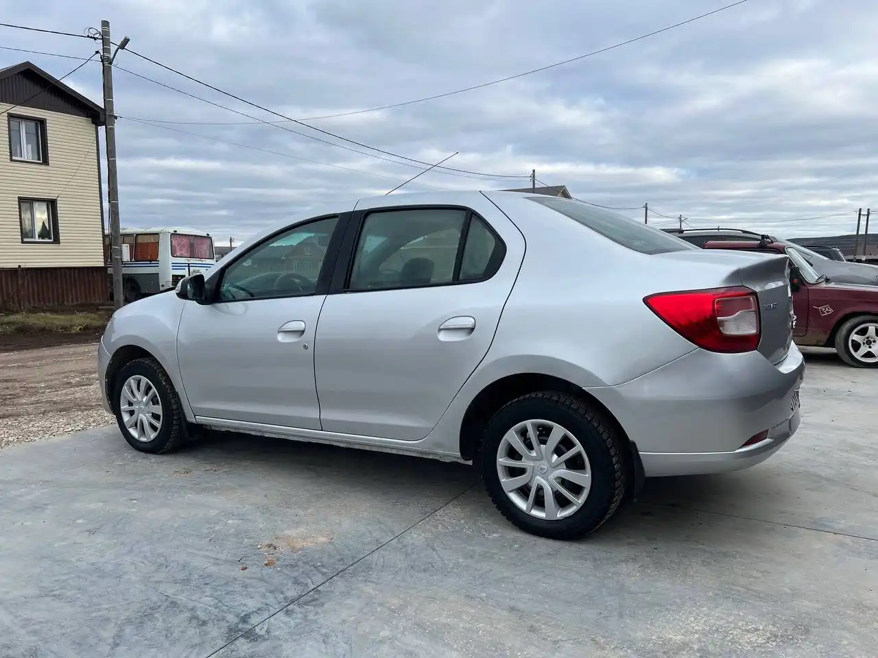 Рено Логан 2 2015 года