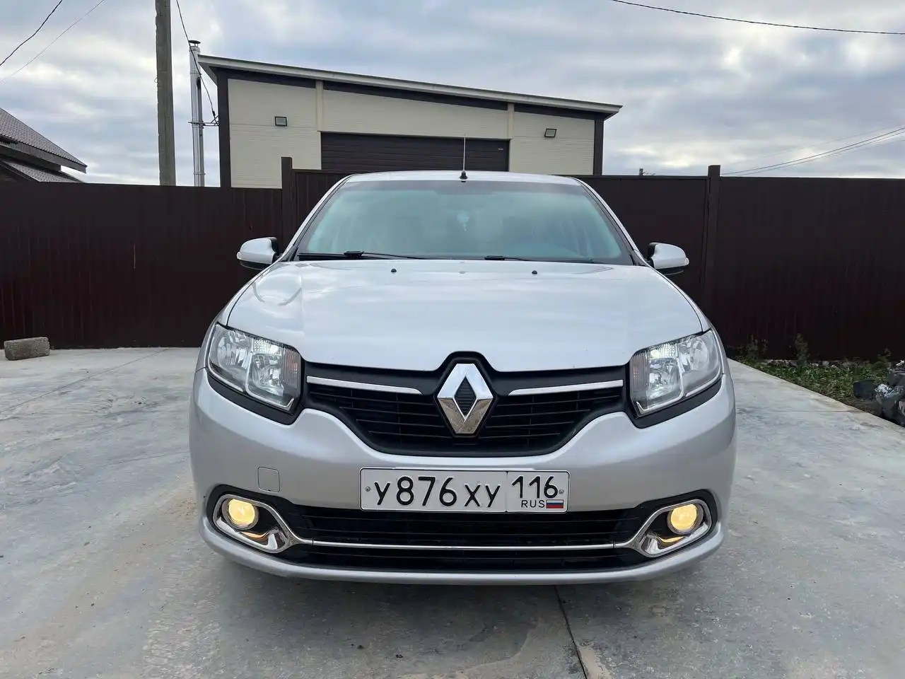 Рено Логан 2 2015 года